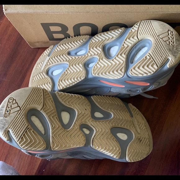 Yeezy boost 700 INERTIA - Picture 4 of 6